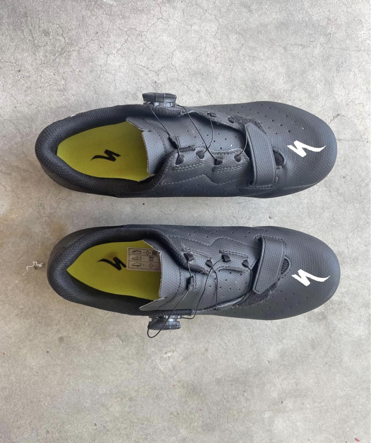 Road bike shoes
